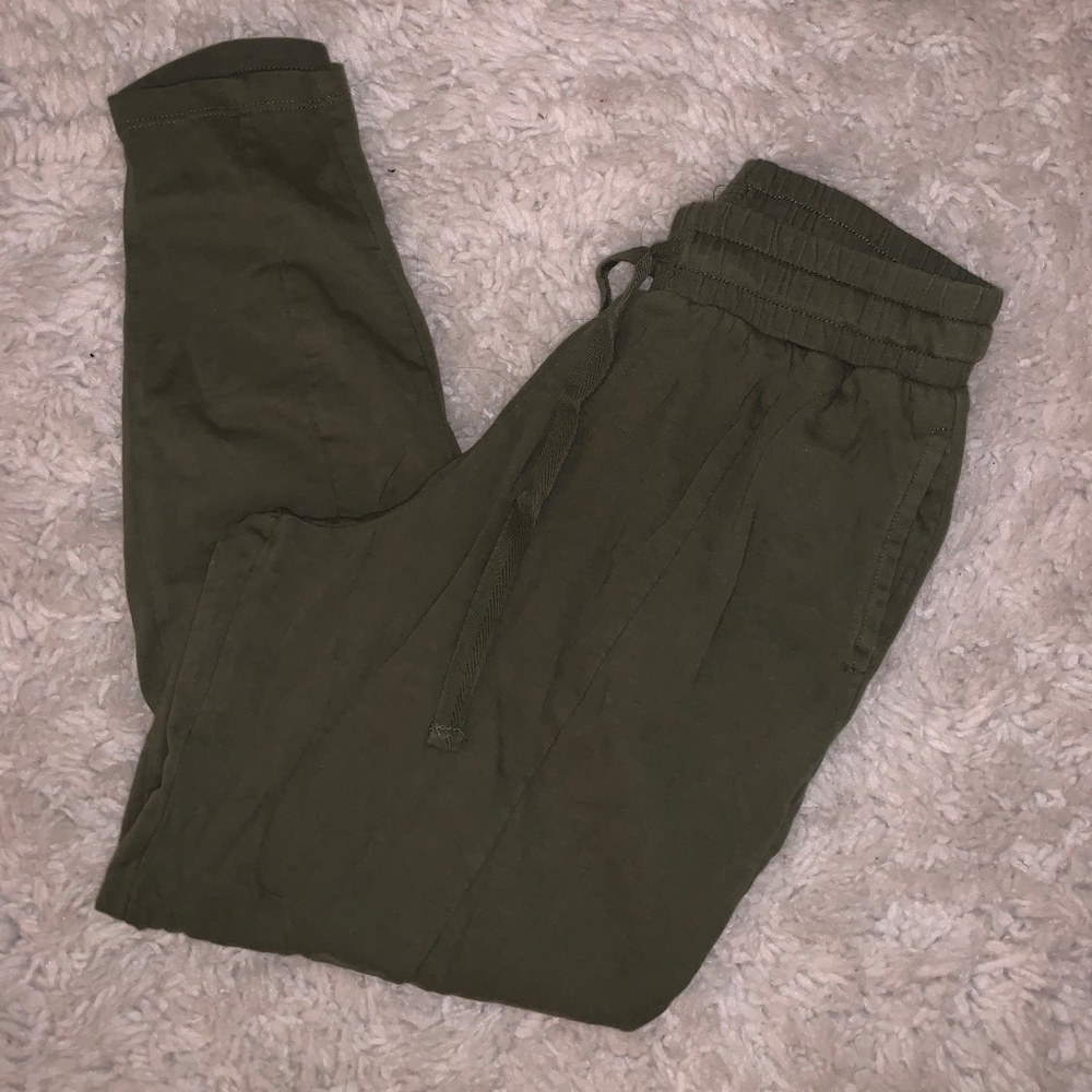 Olive green pants light weight!